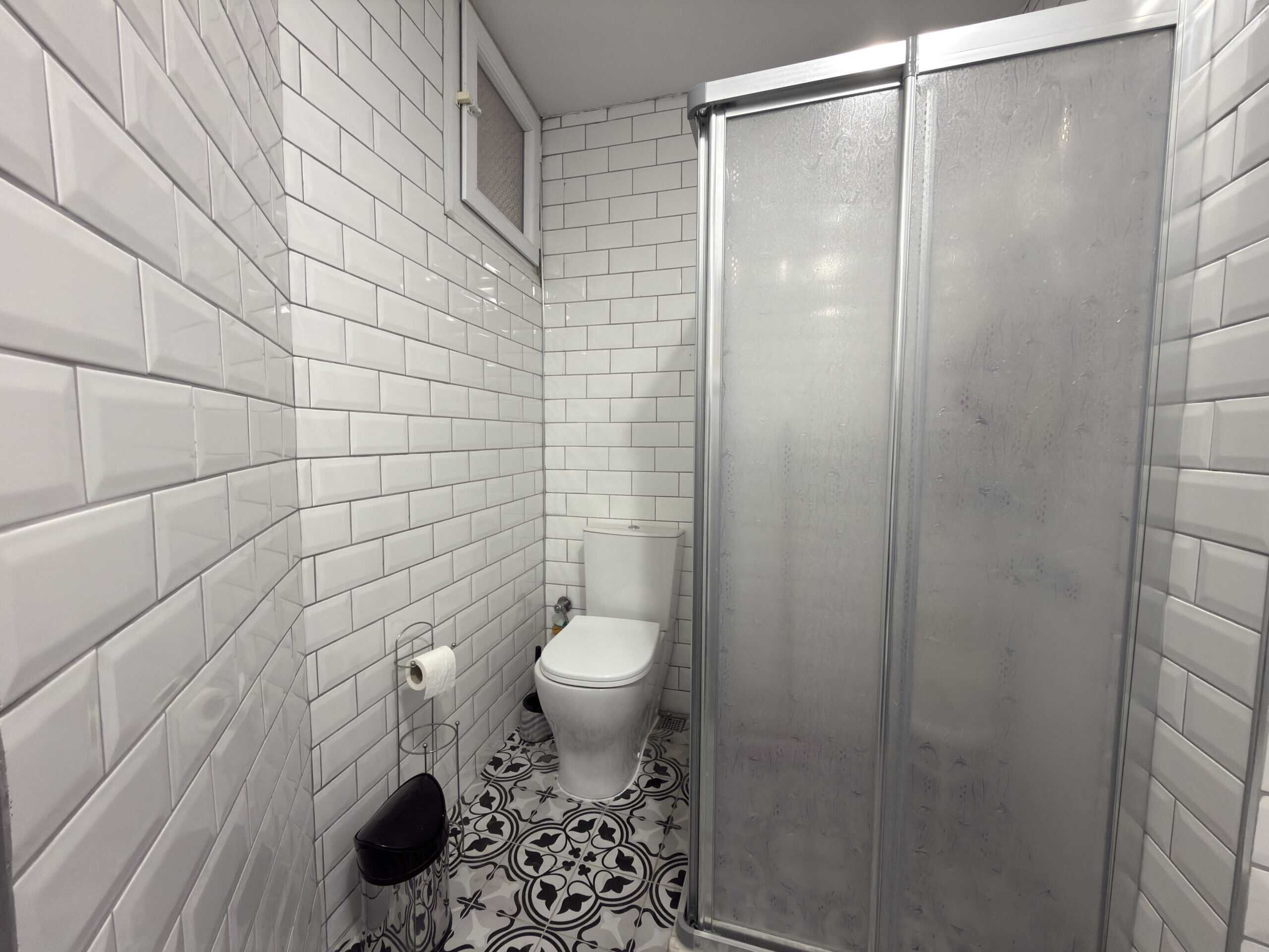 Mersin Erdemli Kocahasanlı Gür Tur Sitesi Eşyalı Satılık 2+1 Bahçe Katı Daire