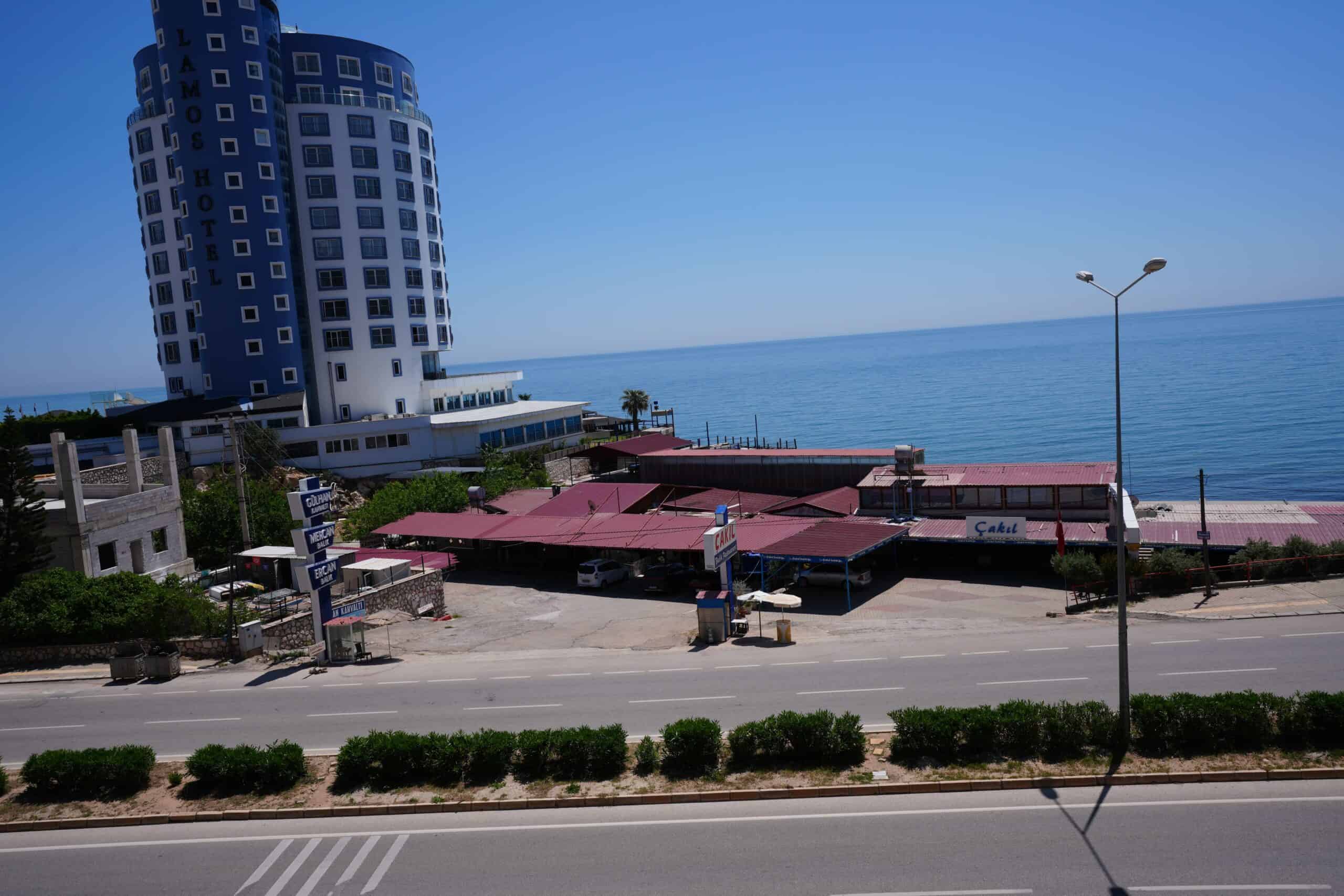 Mersin Erdemli Ayaş İraöz Suist Denize Sıfır Satılık 1+1 Daire