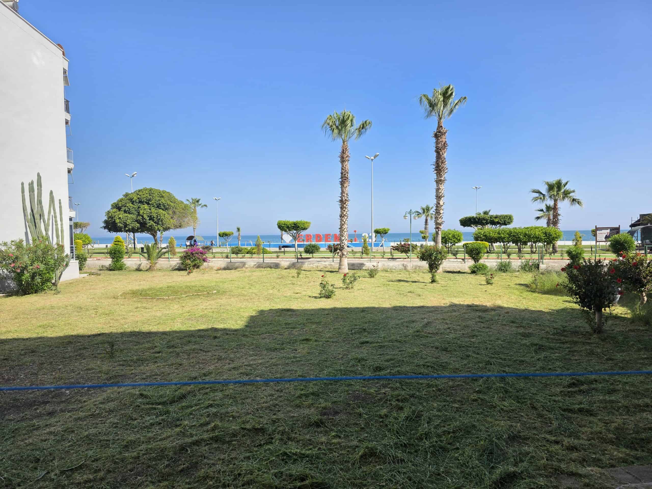Mersin Erdemli Denize Sıfır Erciyes Sitesi Kiralık 2+1 Bahçe Katı Daire