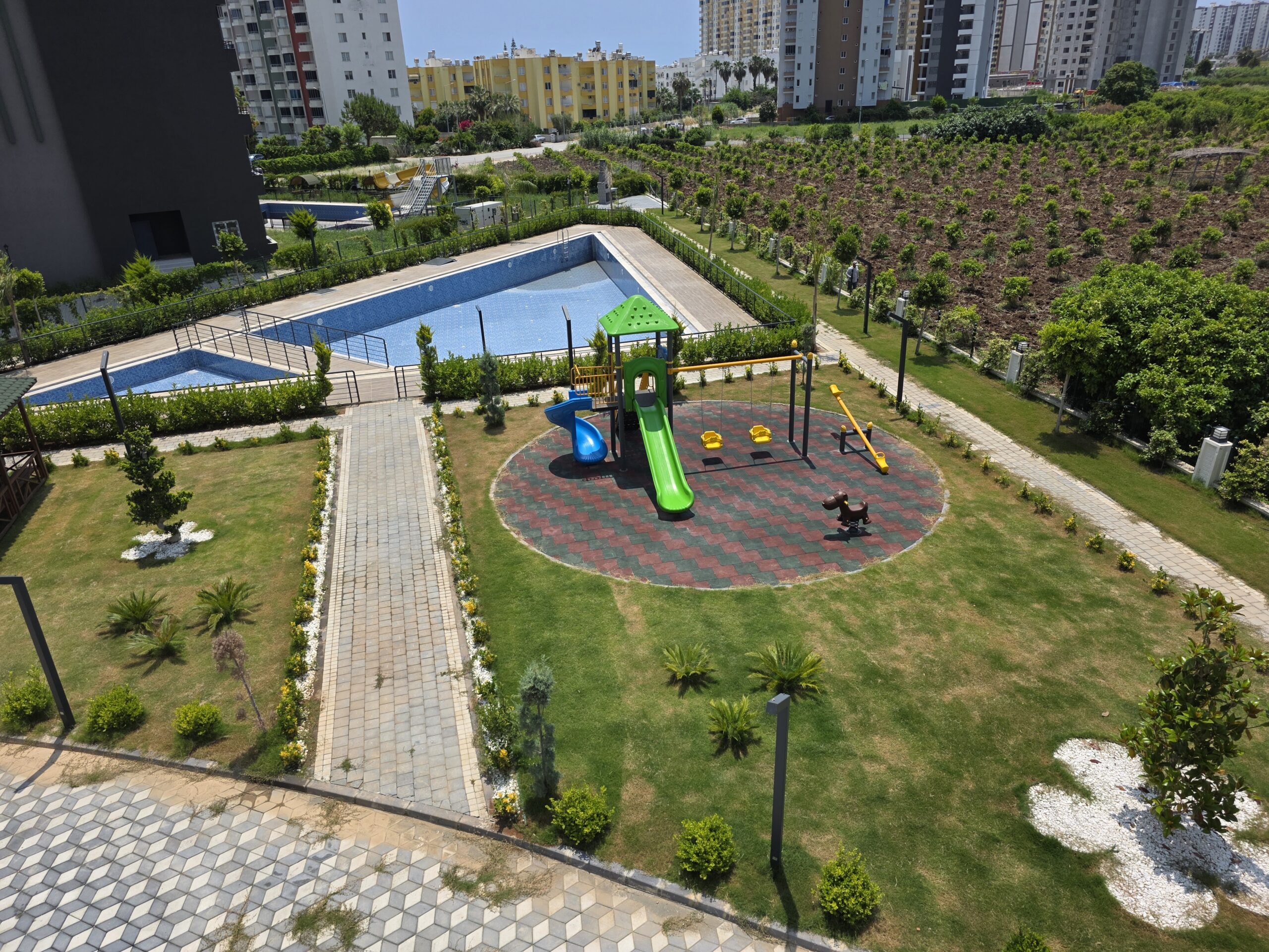 1+1 appartement aan de voorzijde te koop in Çeşmeli Emerald Deluxe, Erdemli, Mersin