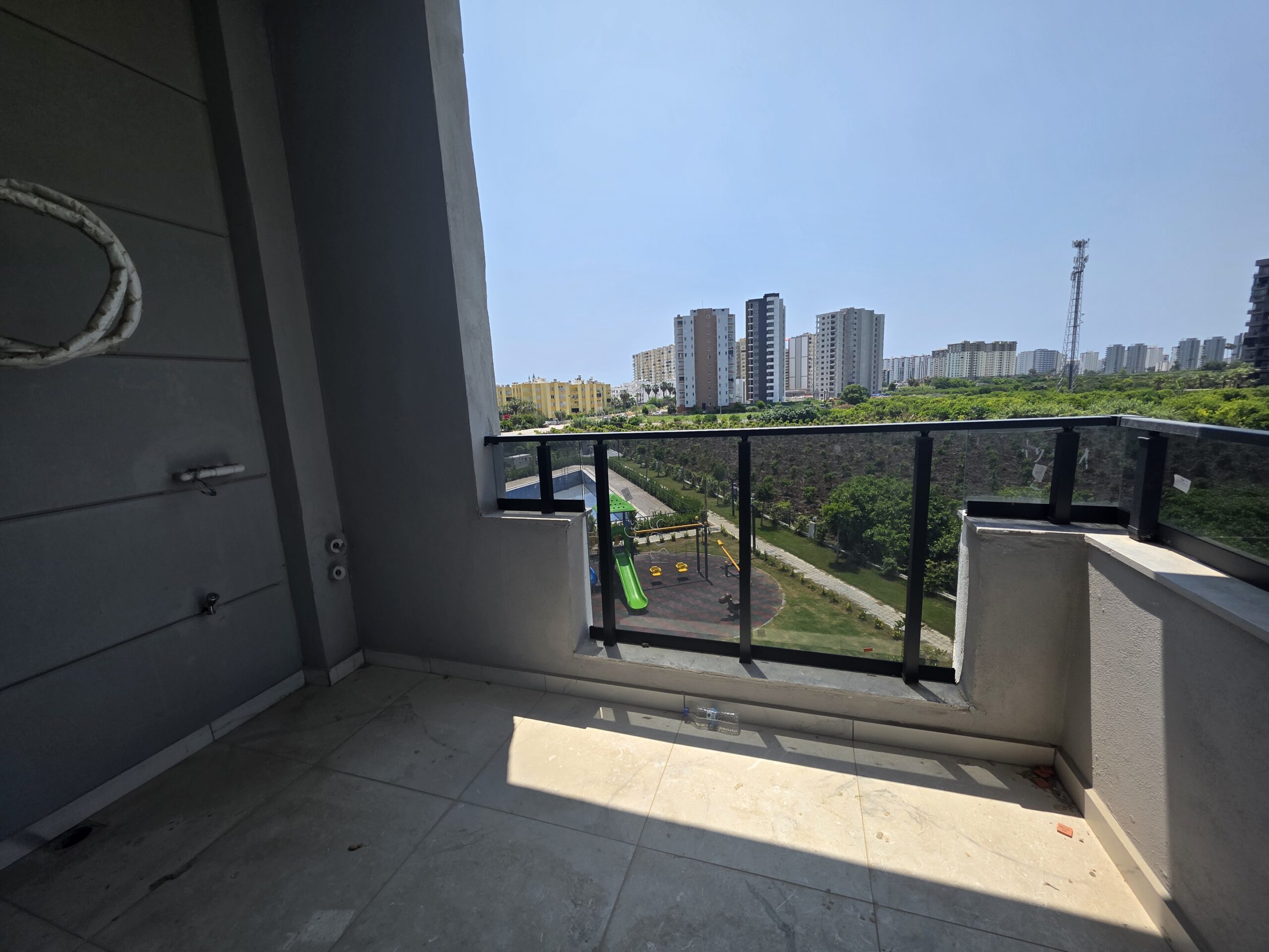 1+1 appartement aan de voorzijde te koop in Çeşmeli Emerald Deluxe, Erdemli, Mersin