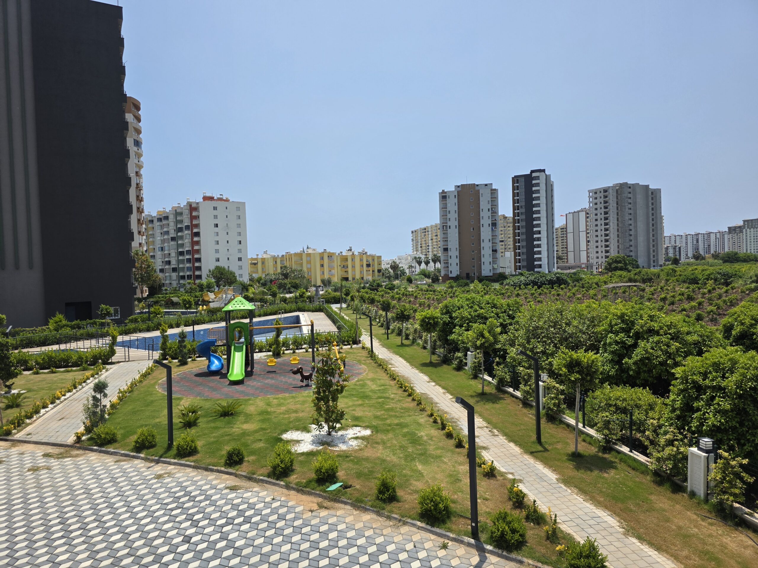 1+1 Apartment for Sale in Erdemli Çeşmeli Emerald Deluxe, Mersin