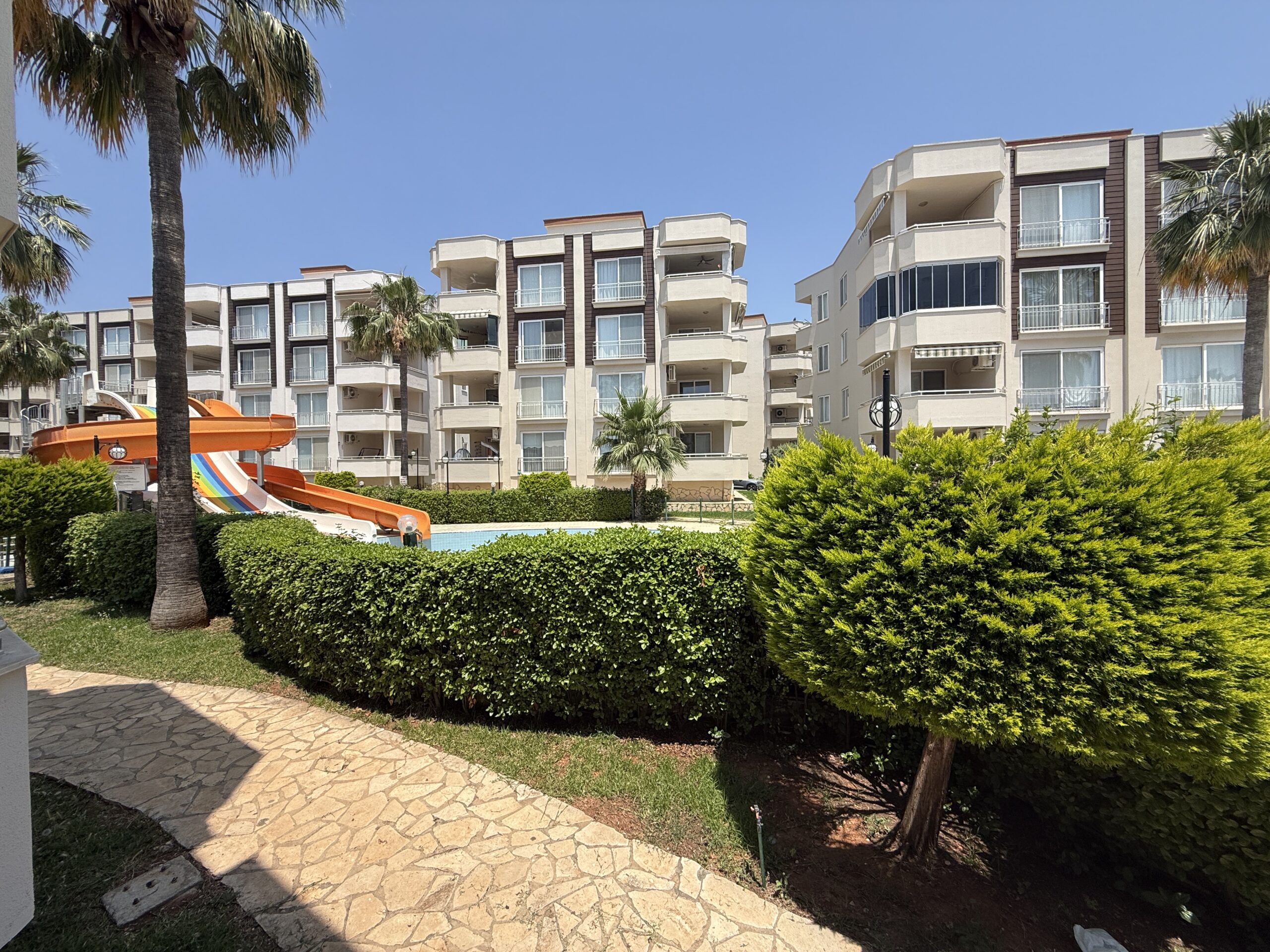 3+1 Ground Floor Apartment for Sale in Altınportakal Site, Erdemli, Mersin (Side by the Sea)