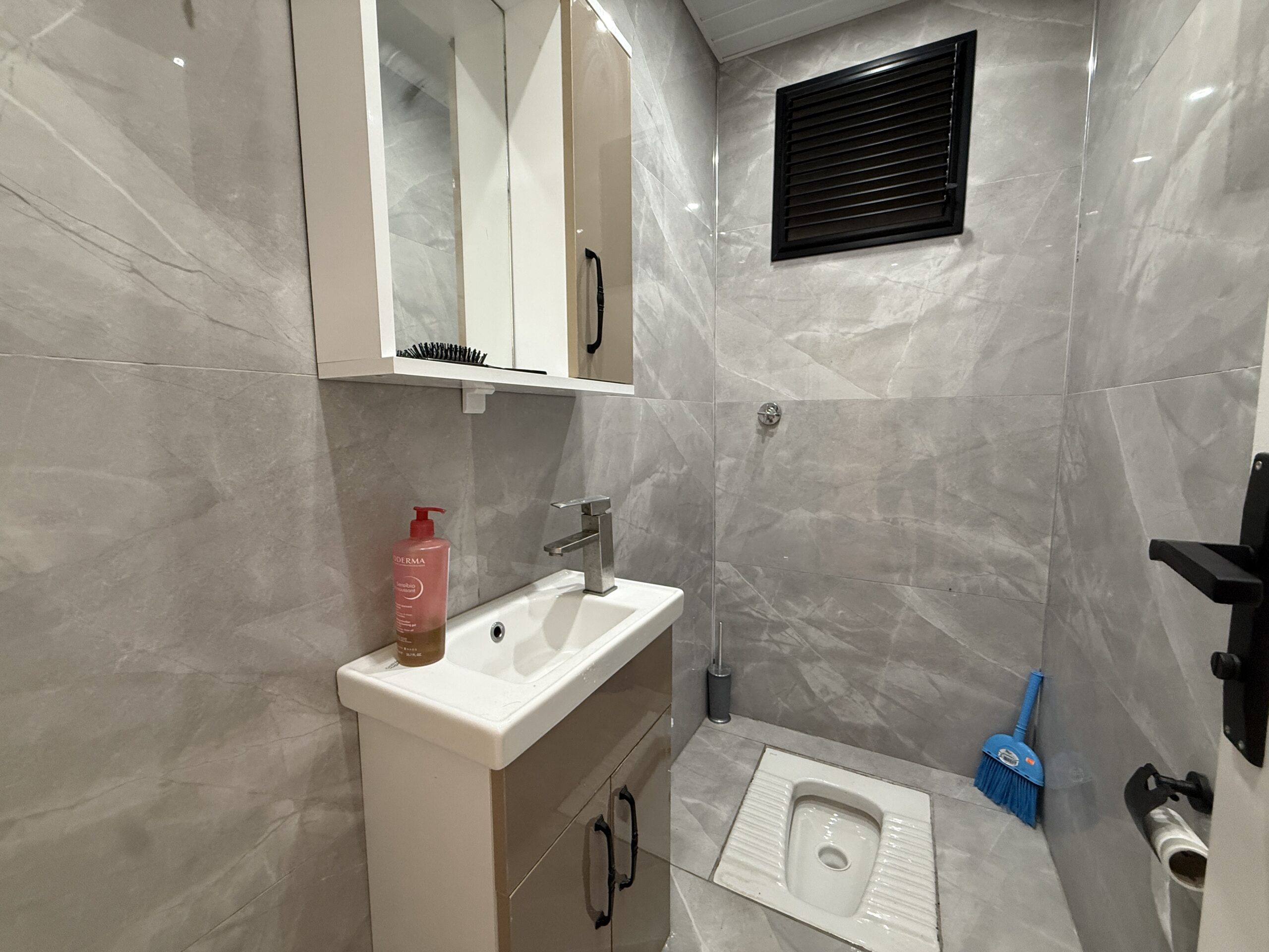 Gemeubileerd 2+1 appartement te koop in Flamingo 8 Vakantieoord, Tömük, Erdemli, Mersin