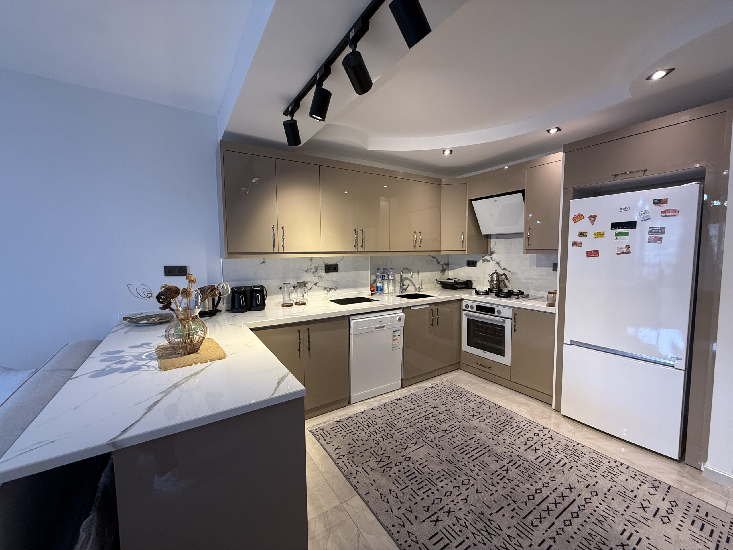 Gemeubileerd 2+1 appartement te koop in Flamingo 8 Vakantieoord, Tömük, Erdemli, Mersin