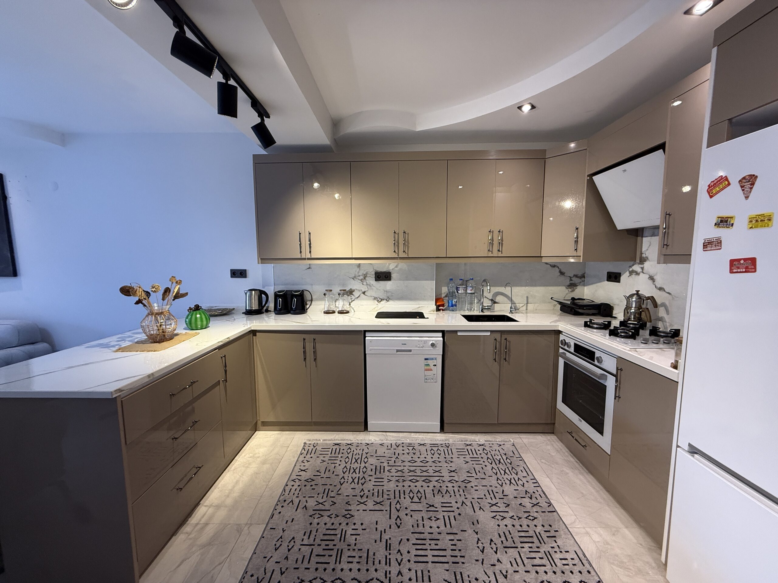 Gemeubileerd 2+1 appartement te koop in Flamingo 8 Vakantieoord, Tömük, Erdemli, Mersin