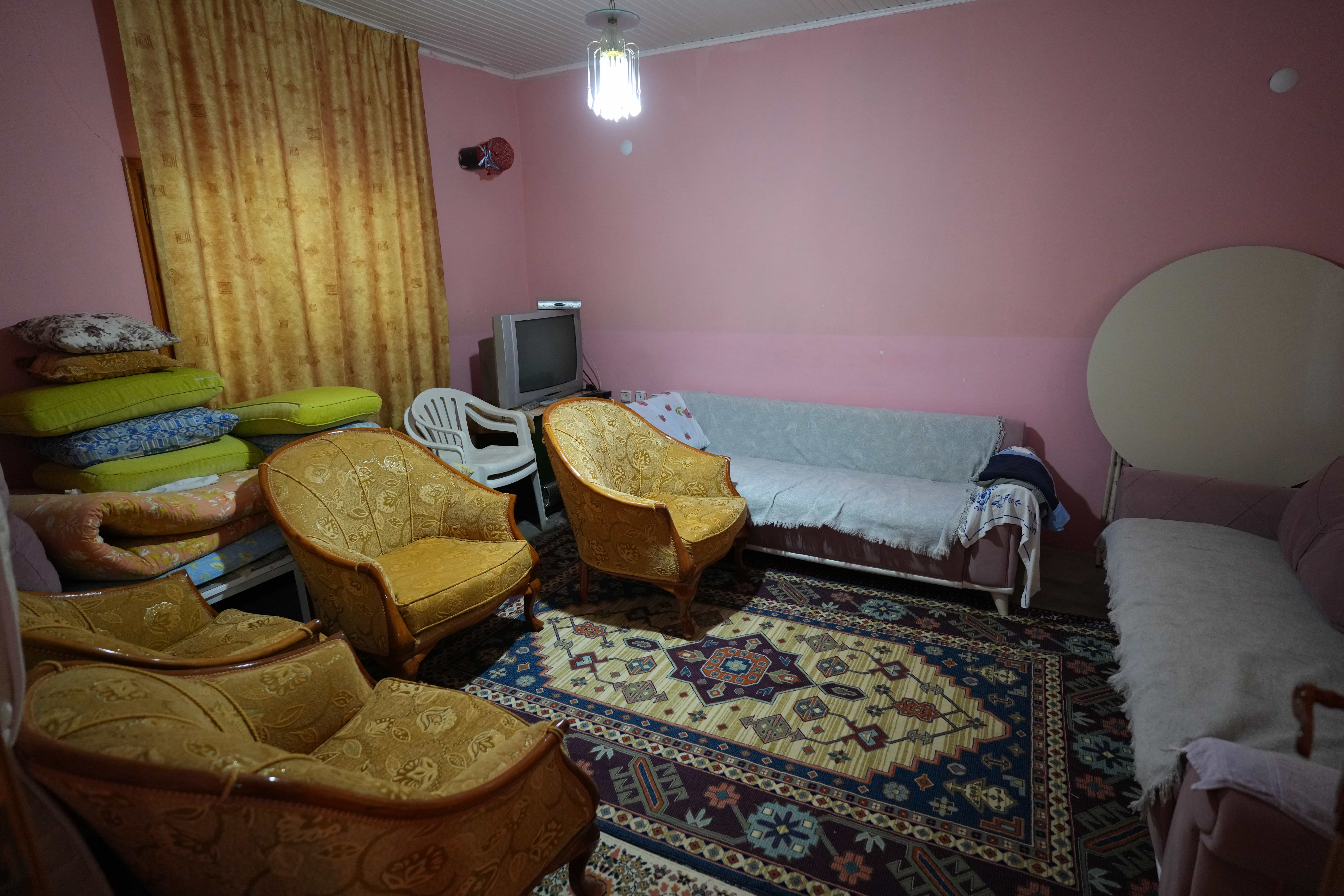 2+1 Apartment for Sale in Mersin Erdemli Avgadı Plateau, on a 550 m2 Plot