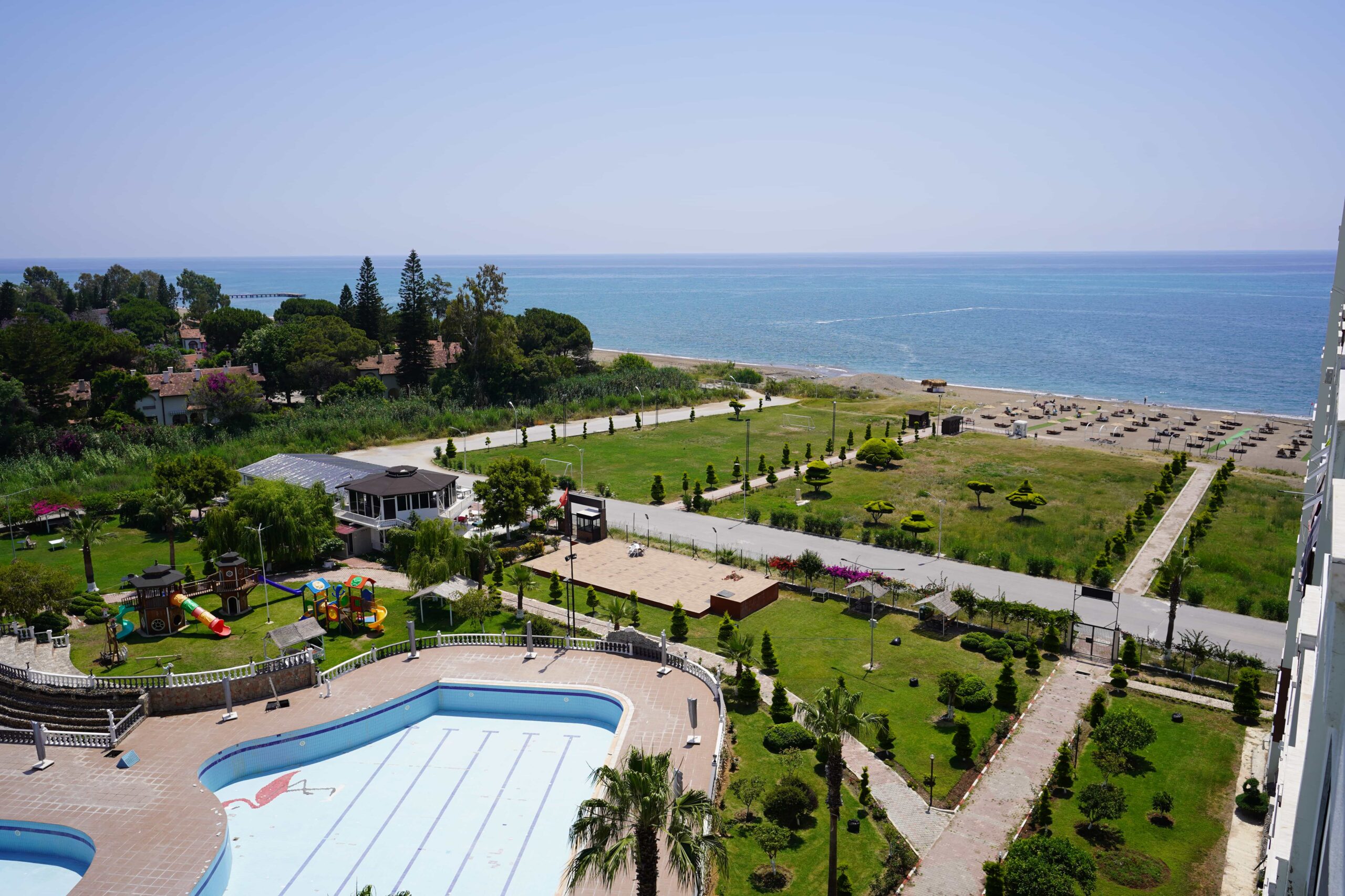2+1-Zimmer-Wohnung zum Verkauf in Mersin, Kargıpınarı Liparis Sunlife, Hauptgebäude
