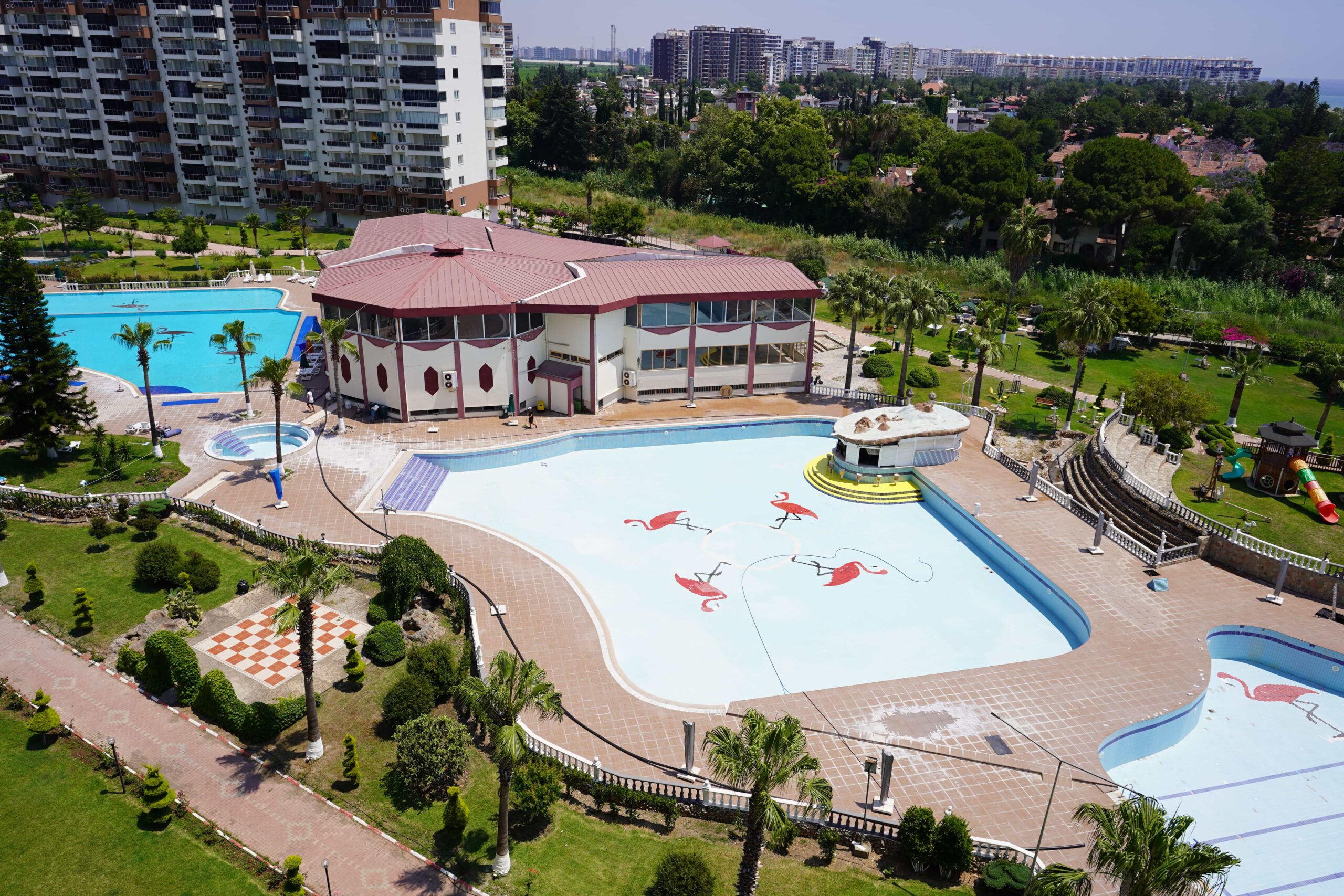 2+1-Zimmer-Wohnung zum Verkauf in Mersin, Kargıpınarı Liparis Sunlife, Hauptgebäude