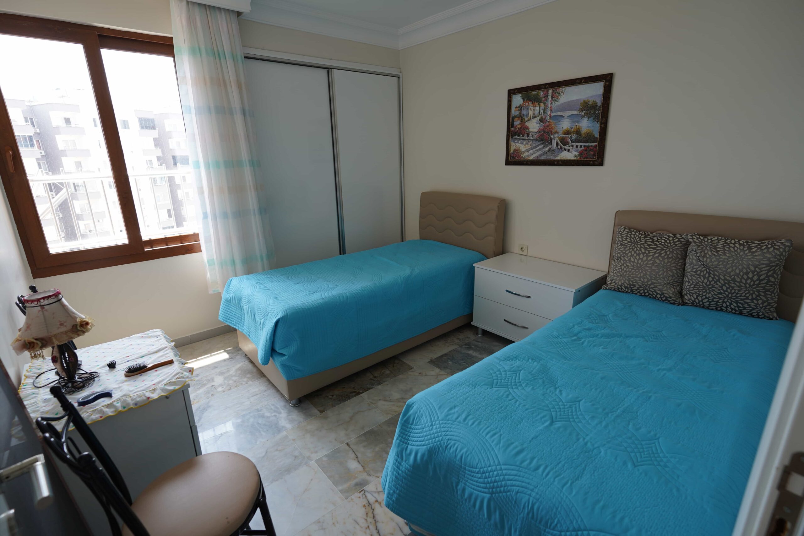 Gut gepflegte Wohnung zum Verkauf in Altunören 2, Çeşmeli, Erdemli, Mersin, direkt am Meer
