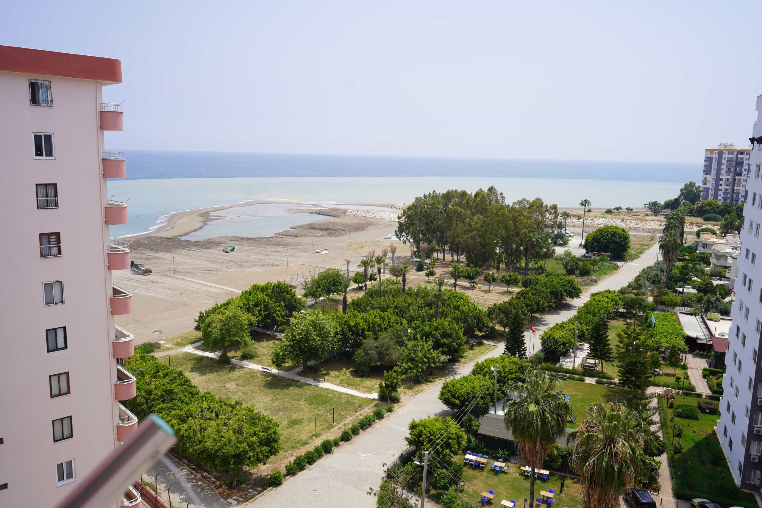 Gut gepflegte Wohnung zum Verkauf in Altunören 2, Çeşmeli, Erdemli, Mersin, direkt am Meer